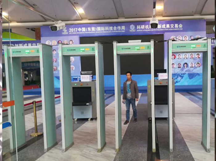 廣西一個旅客因拒絕安檢，大鬧機場被拘留
